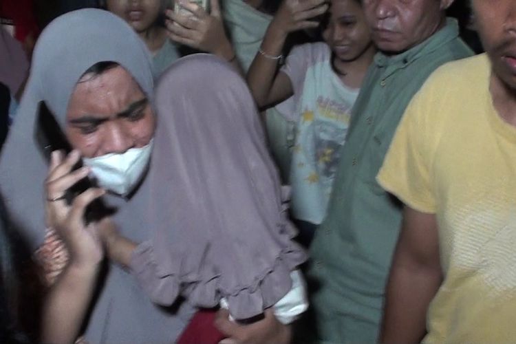 Hendak buang bayinya, aksi AN berhasil digagalkan oleh warga di Kabupaten Gowa, Sulawesi Selatan. Minggu, (4/6/2023).