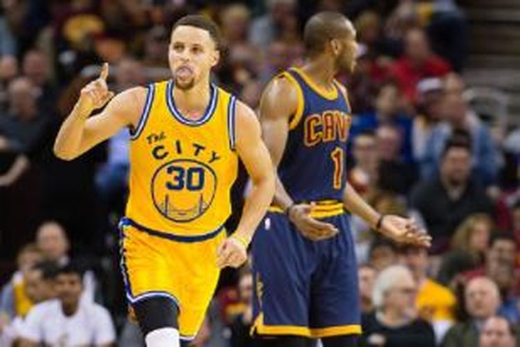 Jersey point guard Golden State Warriors, Stephen Curry, menjadi yang terpopuler di NBAStore.com pada Oktober-November 2015.