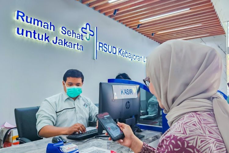 Bank DKI menyediakan layanan pembayaran nontunai di RSUD Kebayoram Lama, Jakarta Selatan.