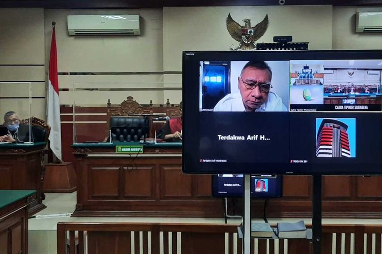Sidang vonis kasus korupsi Six Roll Mill Pabrik Gula Djatiroto PTPN XI di Pengadilan Tipikor Surabaya Senin (30/5/2022).