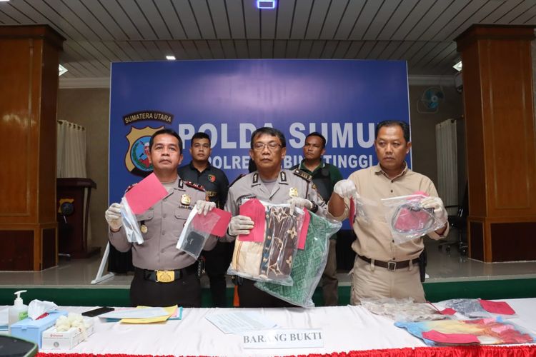 Polres Tebing Tinggi memaparkan aksi pencurian dan pencaulan terhadap pelajar SMA di Kecamatan Dolok Merawan, Kabupaten Serdang Bedagai, Sumatera Utara.