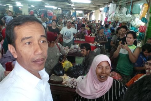 Setelah Mal, Jokowi Sasar Pasar Tradisional Pakai Kantong Daur Ulang