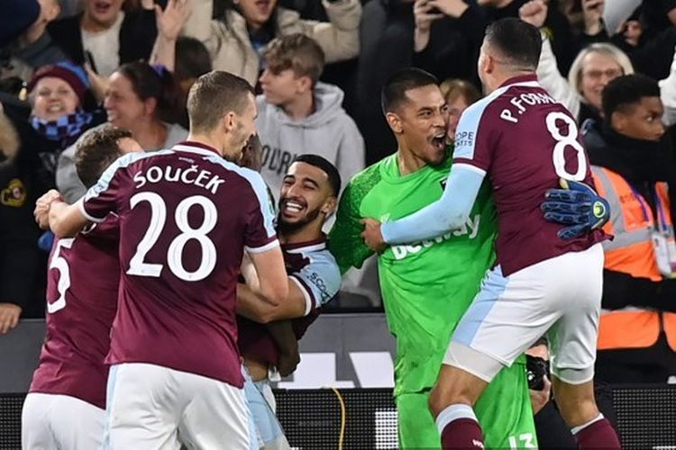 Kegembiraan West Ham United setelah sukses menyingkirkan Manchester City dari ajang Piala Liga Inggris. Laga West Ham vs Man City digelar di London Stadium, Rabu (27/10/2021) atau Kamis dini hari WIB.