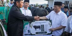 Gubernur Jateng Serahkan Sapi Kurban Seberat 906 Kg untuk Warga Huntara Tegal