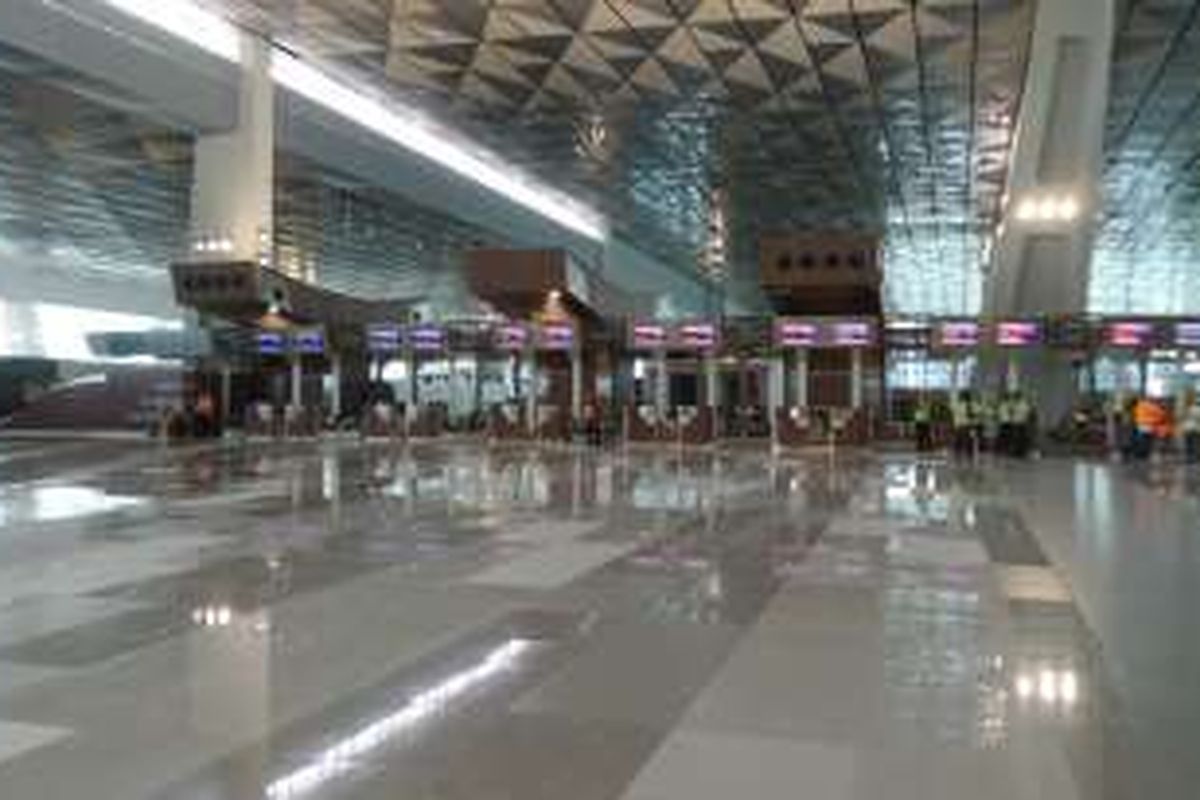 Area check in Terminal 3 Ultimate Bandara Soekarno-Hatta, Tangerang, Minggu (12/6/2016). Terminal terbesar di Bandara Soekarno-Hatta ini akan dioperasikan pada 20 Juni 2016 mendatang. 