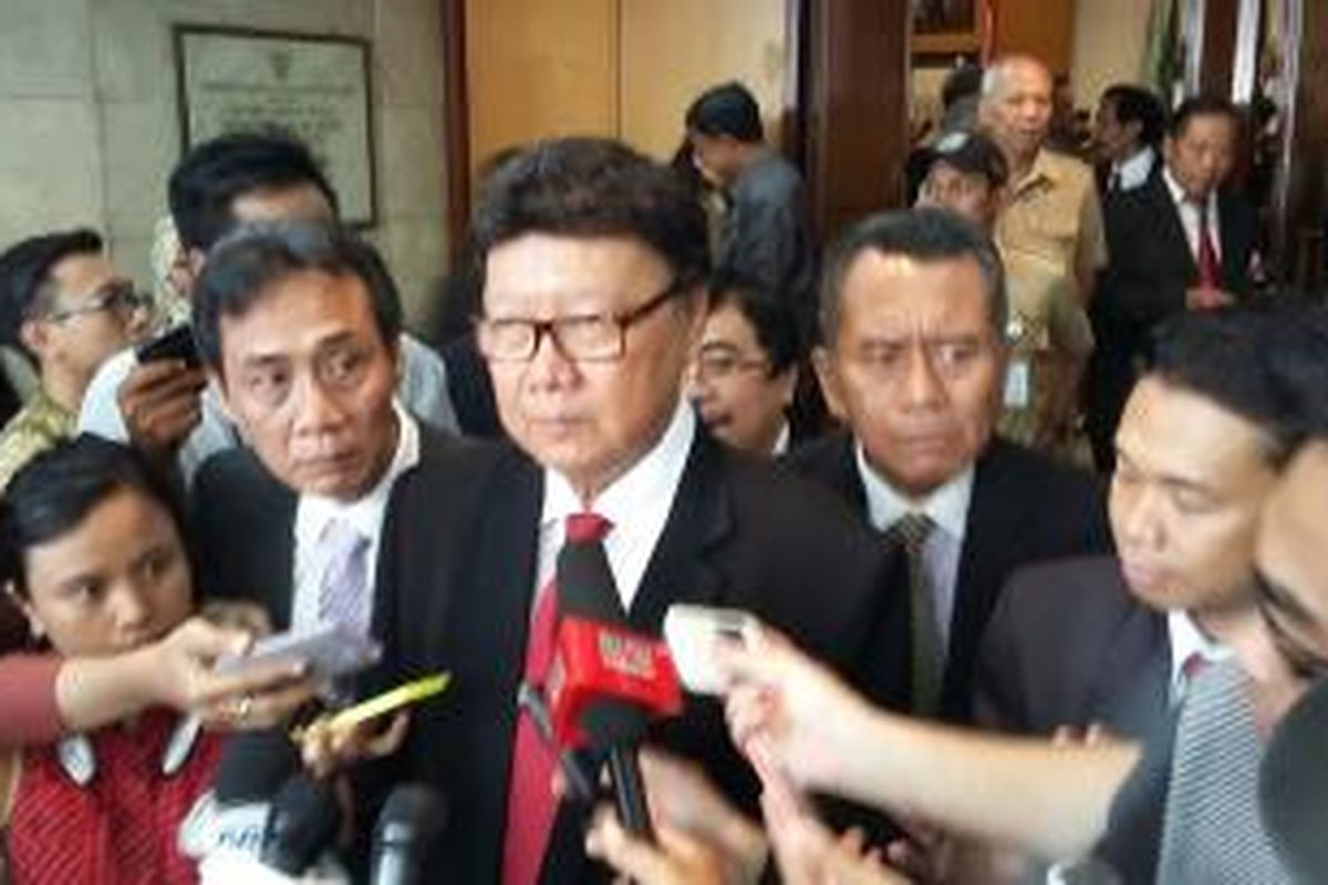 Menteri Dalam Negeri Tjahjo Kumolo, seusai melantik Pejabat Gubernur Kalimantan Utara, di Gedung Kemendagri, Jakarta, Rabu (22/4/2015).
