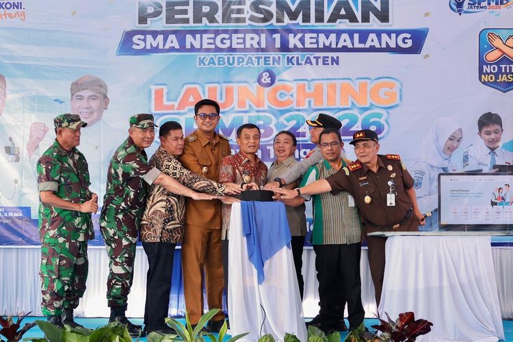 Tak Lagi Belajar di Rumah Warga, Anak-anak Lereng Merapi Kini Punya SMAN 1 Kemalang