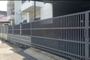 Detik-detik Penggerudukan Rumah Pemilik WO di Jaktim oleh Ratusan Korban Penipuan