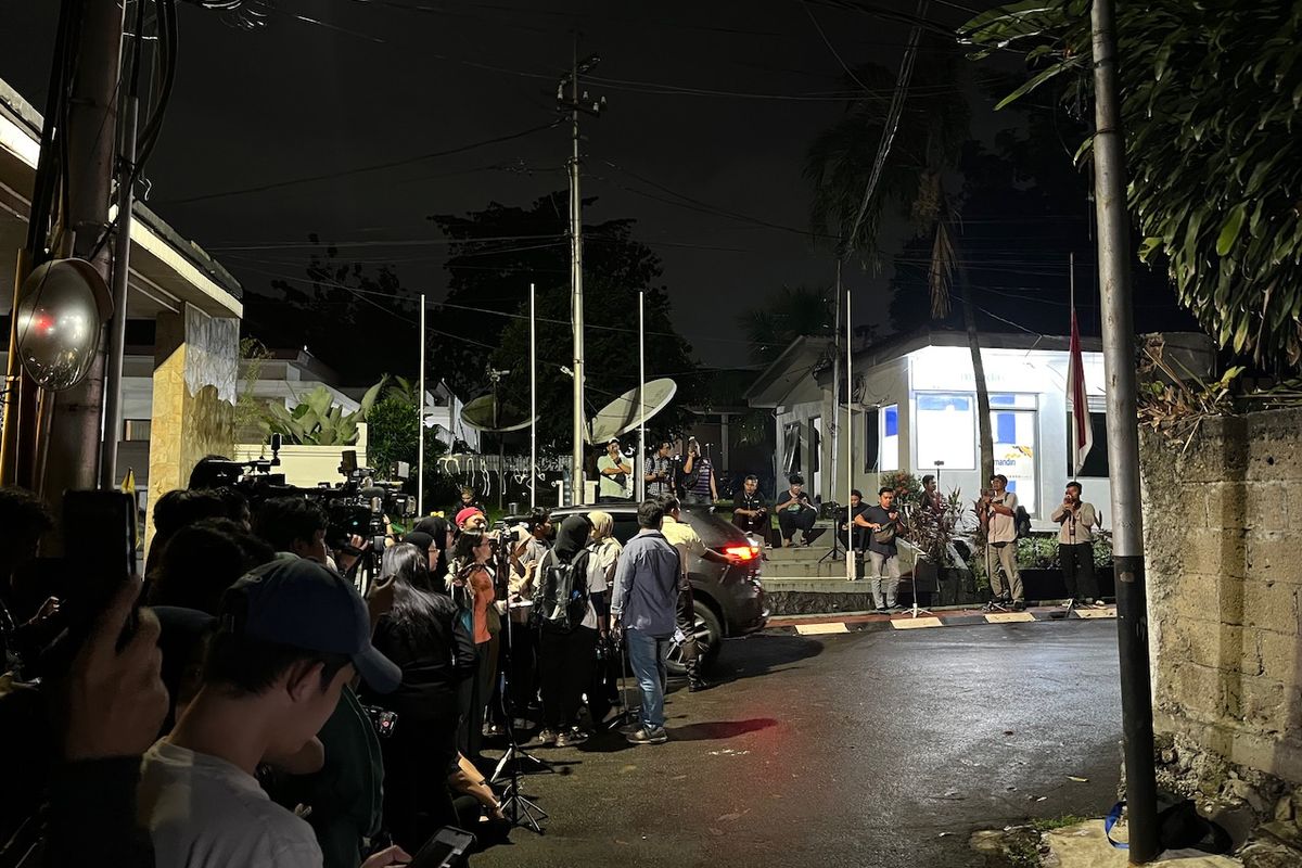 Chua Kotak Ungkap Kesan Mendalam Melayat Vidi Aldiano: Keluarga Sangat Hangat