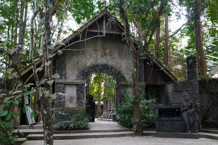 Ilustrasi Suasana Museum Ullen Sentalu.