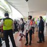 Tiba di Bandara Soekarno-Hatta, Keluarga Korban Sriwijaya Air SJ 182 Langsung Menuju RS Polri