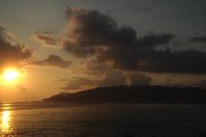 Kisah Haru Ritual Menangkap Cacing Laut di Lombok