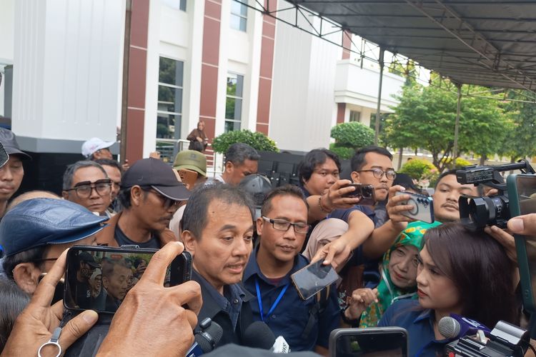 Roy Suryo Hadiri Sidang Perdana Dokter Tifa: Untuk Support Sahabat Saya...