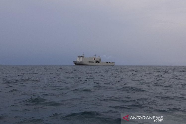 KRI dr Suharso-990 berlabuh di Pulau Sebaru, Kepulauan Seribu, Jumat (28/2/2020) 
