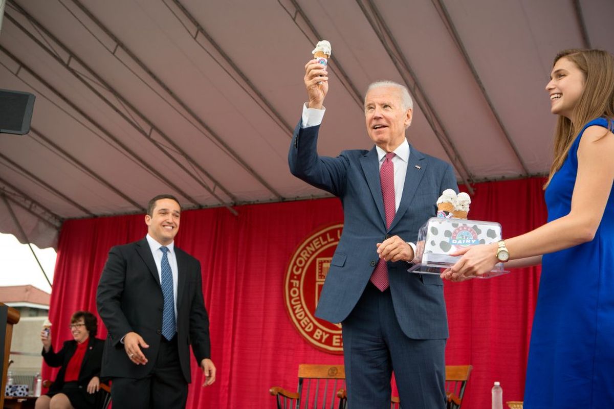 Joe Biden adalah penggemar es krim. Ketika berpidato di Cornell University, ia bahkan dipersembahkan sebuah es krim dengan varian favoritnya, chocolate chip. Varian tersebut diberi nama Big Red, White, and Biden.