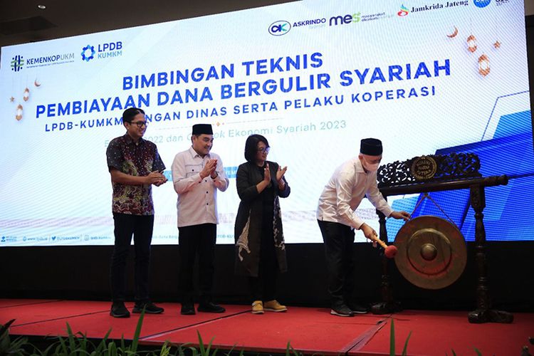 LPDB-KUMKM menggelar Bimbingan Teknis Penyaluran Dana Bergulir Syariah di Daerah Istimewa Yogyakarta, Kamis (3/11/2022). 

