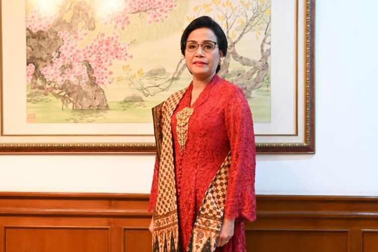 Sri Mulyani mengenakan busana rancangan desainer Didiet Maulana pada HUT ke-74 RI.