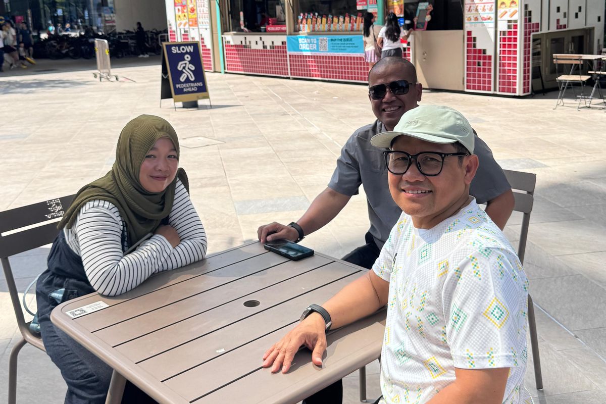 Momen Menko PM menyapa PMI di Singapura, Minggu (15/6/2025).