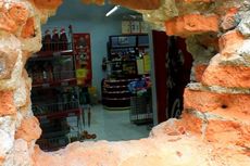 Bobol Tembok, Rampok Kuras Barang di Minimarket Milik Mantan Kapolres 