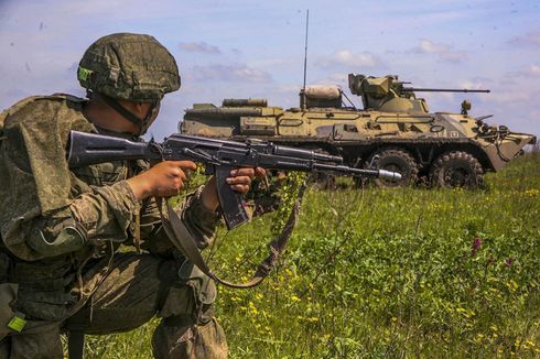 Rusia Kerahkan Ribuan Pasukan dan Senjata ke Perbatasan Negara NATO