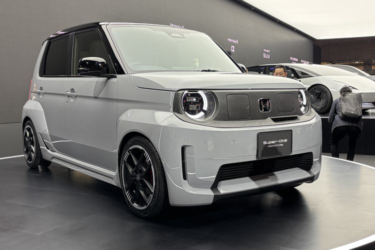Honda Super-ONE Prototype, calon mobil listrik mungil Honda, sudah siap produksi massal, pertama dipasarkan di Jepang, kemudian menyusul negara lain.