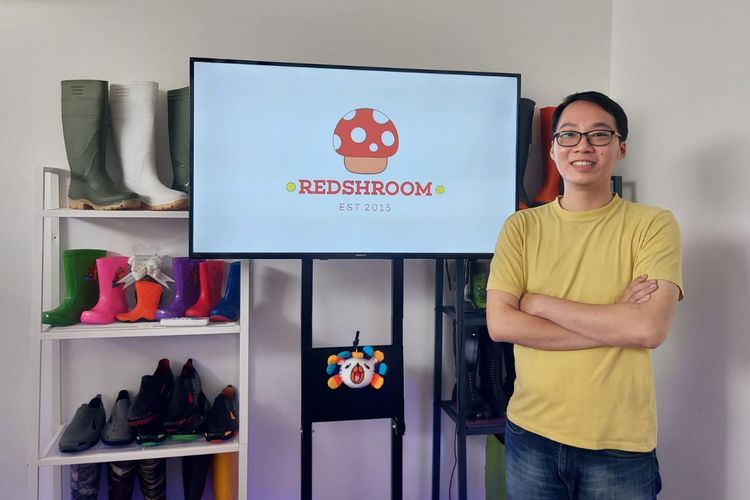 Manager Operational Redshroom Store, Raymond Mario