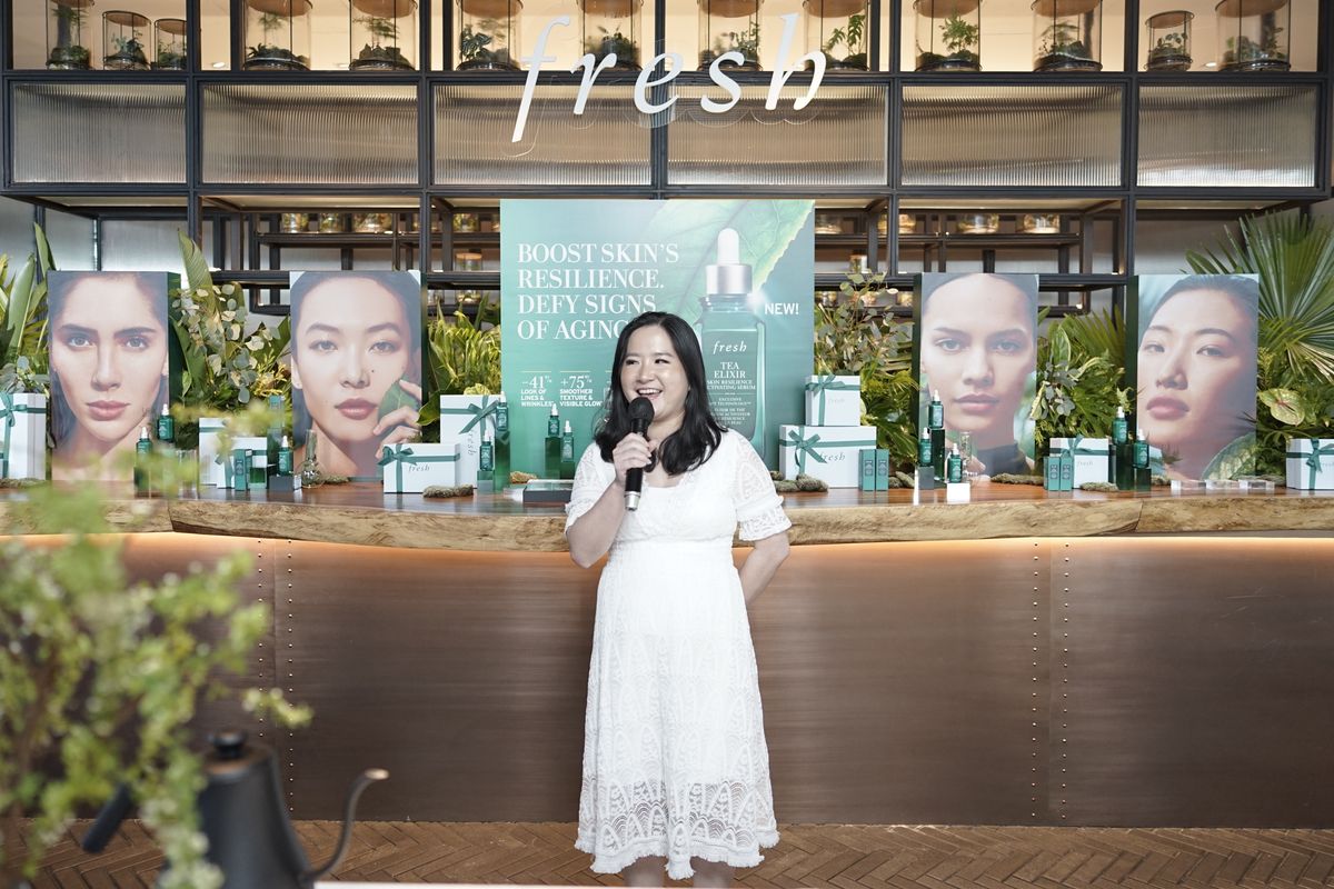 Marketing Manager Fresh Beauty Indonesia, Elisa Hadiyati Nurwono pada peluncuran Fresh Beauty Tea Elixir Serum di Park Hyatt, Jakarta Pusat, Rabu (11/1/2023) lalu.