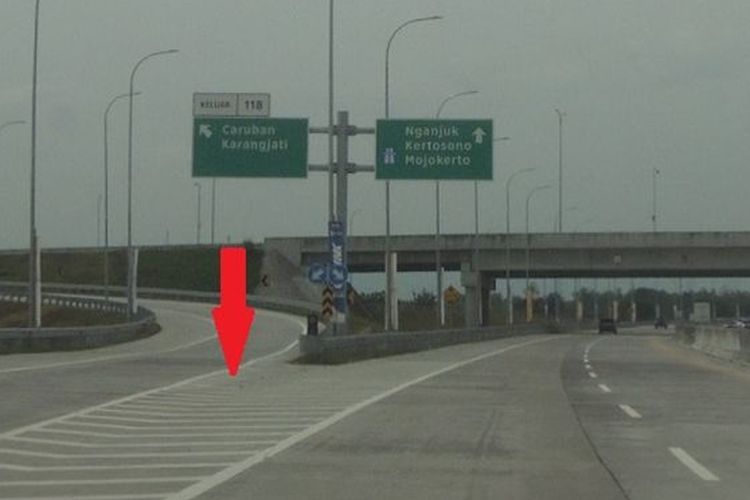 Sering Terlihat di Dekat Pintu Tol, Apa Fungsi Marka Chevron?