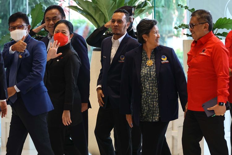 Ketua DPP PDI-P Puan Maharani dan elite PDI-P tiba di DPP Partai Nasdem di Nasdem Tower, Jakarta, Senin (22/8/2022). Pertemuan dengan Ketua Umum Partai Nasdem Surya Paloh merupakan silaturahmi antara dua partai politik.