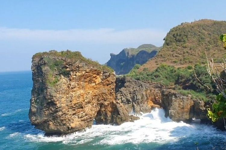Kawasan Pantai Ngungap, Girisubo, Gunungkidul.