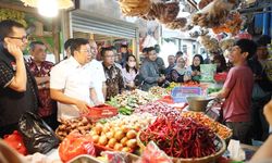 Tinjau Pasar di Bandung, Bapanas: Stok dan Keseimbangan Harga Pangan Masih Terkendali