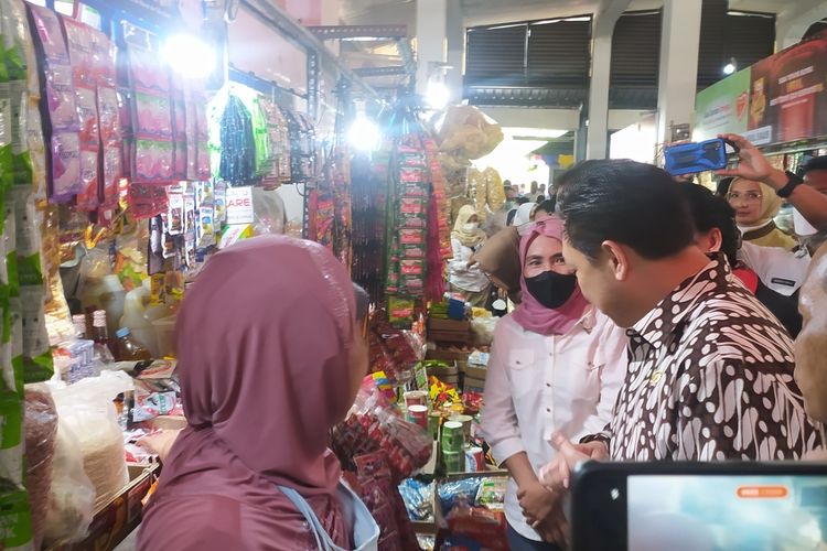 Saat Komisi IX DPR RI dan BPOM Semarang sidak makanan di Pasar Peterongan Semarang, Jawa Tengah