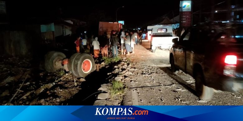 Diduga Rem Blong, Truk Fuso Tabrak Bus di Tanah Datar, 1 Tewas dan 22 Luka-luka - Vimarsana News