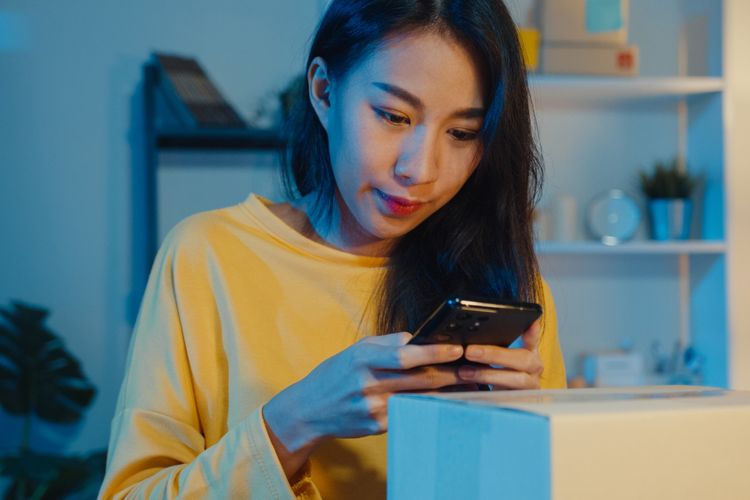Acha Septriasa menerapkan gaya hidup slow living setelah bercerai dengan Vicky Kharisma. Bagaimana cara menerapkan slow living?