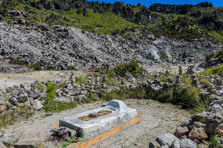 Petilasan Ki Ageng Makukuhan di Gunung Sumbing.