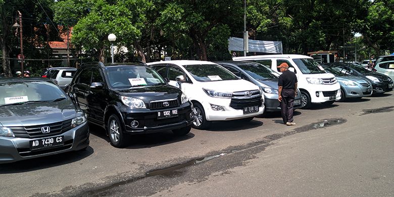 10 Mobil Bekas Rp 25 Jutaan Bisa Dapat Bmw Lawas Halaman All Kompas Com