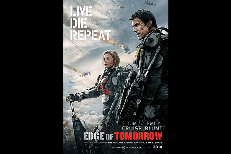Emily Blunt and Tom Cruise dalam film Edge of Tomorrow (2014).
