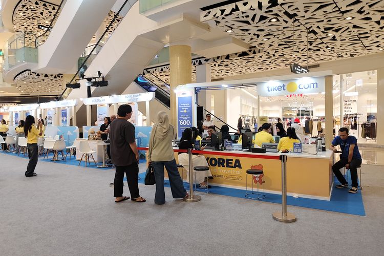 Potret pameran perjalanan Korea Hybrid Travel Fair 2026 hari pertama, di mal Gandaria City, Jumat (15/5/2026). 