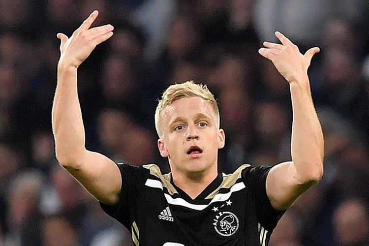 Gelandang muda milik Ajax Amsterdam, Donny van de Beek.