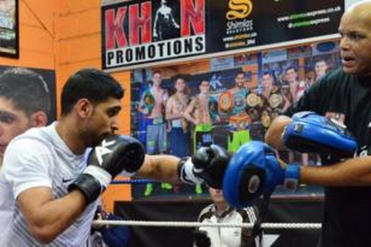 Amir Khan dan pelatihnya, Virgil Hunter