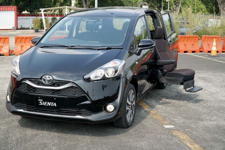 Toyota Sienta facelift enggan fiur tak selengkap kamar lainnya  baru meluncur habis magrib.