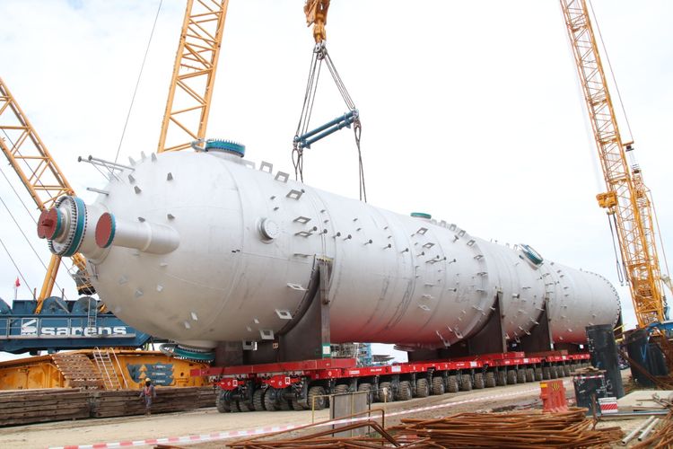 PT Kilang Pertamina Balikpapan (KPB) sukses melakukan Lifting Alkylation Reactor Equipment pada Sabtu (21/8/2021). 