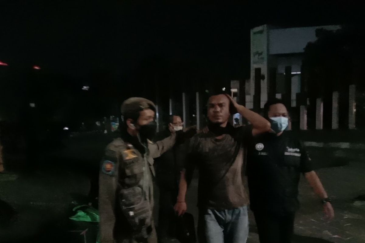 Satpol PP Jakarta Pusat menggelar kegiatan penertiban PPKS pada Kamis (7/4/2022) malam.