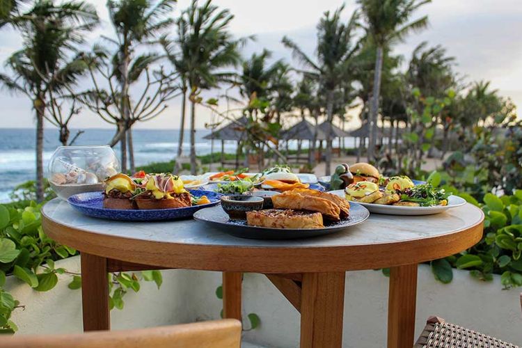Restoran di dekat Pantai Keramas bernama Timur Kitchen, Gianyar, Bali.