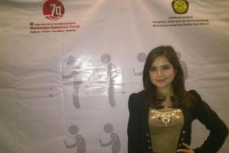 Tasya Kamila diabadikan ketika hadir sebagai pembicara dalam  acara Ebergenius Day 2015: Energi Jenius Untuk Generasi Generasi Jenius, di Gedung Pusat Perfilman Haji Usmar Ismail (PPHUI) Hall, Kuningan, Jakarta Selatan, Jumat (14/8/2015).