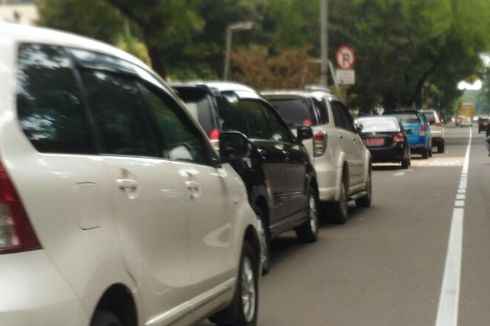 Alasan Kenapa Ban Mobil Harus Lurus Saat Kondisi Parkir