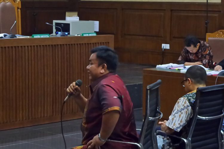 Mantan Kepala KPP PMA 6 Kalibata, Johnny Sirait, di Pengadilan Tipikor Jakarta, Rabu (17/5/2017).