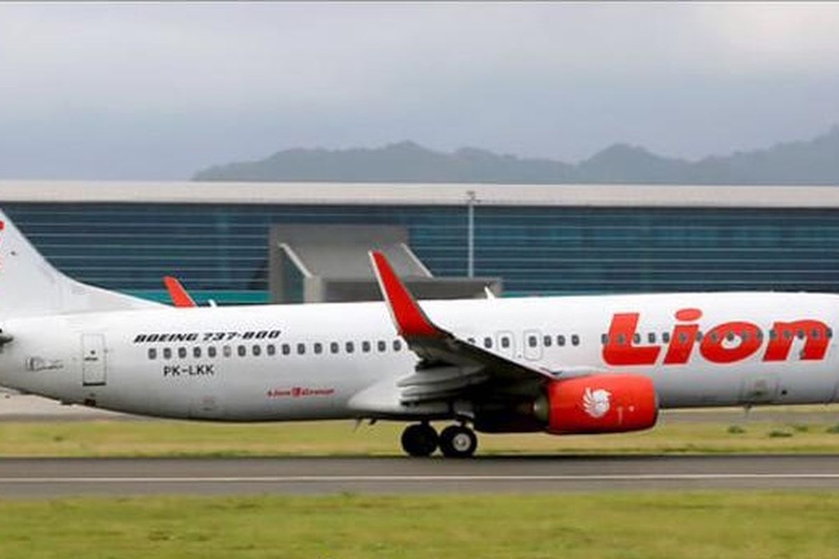 B737-800 Lion Air registrasi PK-LKK penerbangan JT330 yang alami gangguan api di mesin pesawat saat di udara, Rabu (26/10/2022).