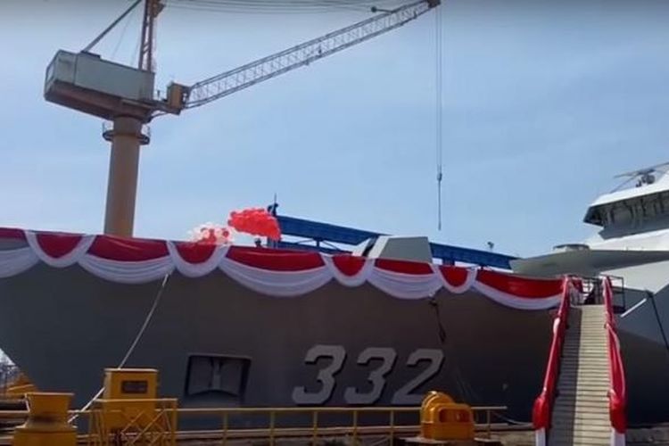 PT PAL Indonesia meluncurkan dua kapal perang yakni jenis Strategic Sealift Vessel (SSV) Davao Del Sur-602 ekspor kedua untuk Filipina dan kapal perang kelas fregate jenis Perusak Kawal Rudal (PKR) yang diberi nama KRI I Gusti Ngurah Rai-332 pesanan Kemhan RI, Kamis (29/9/2016).