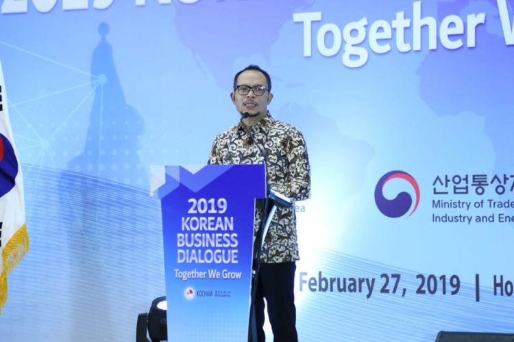 Menteri Ketenagakerjaan (Menaker) M Hanif Dhakiri saat menjadi narasumber dalam 2019 Korean Business Dialogue di Ballroom Hotel Mulia Jakarta, Rabu (27/2/2019).